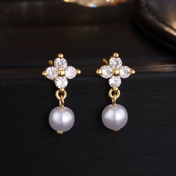 no brand Jewelry - Gold and White Zircon Pearl Earrings